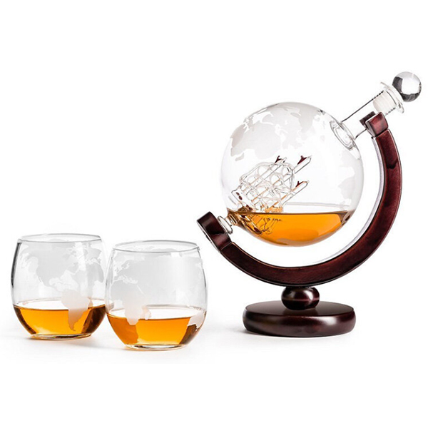 דיקנטר זכוכית בעיצוב גלובוס